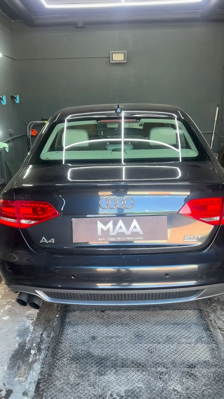 Audi A4, вид сзади, в боксе MAA